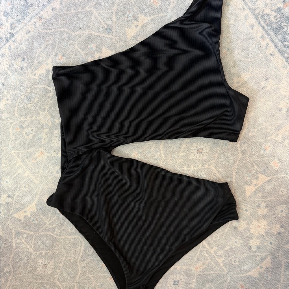 Beach Riot Elegant Black Swimwear